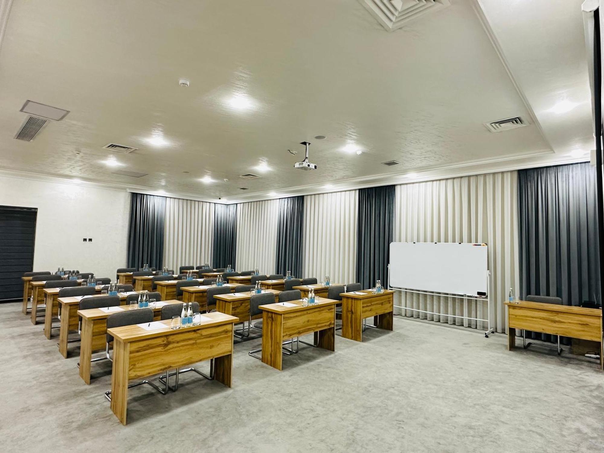 Porto Bello Hotel Tashkent Exterior photo